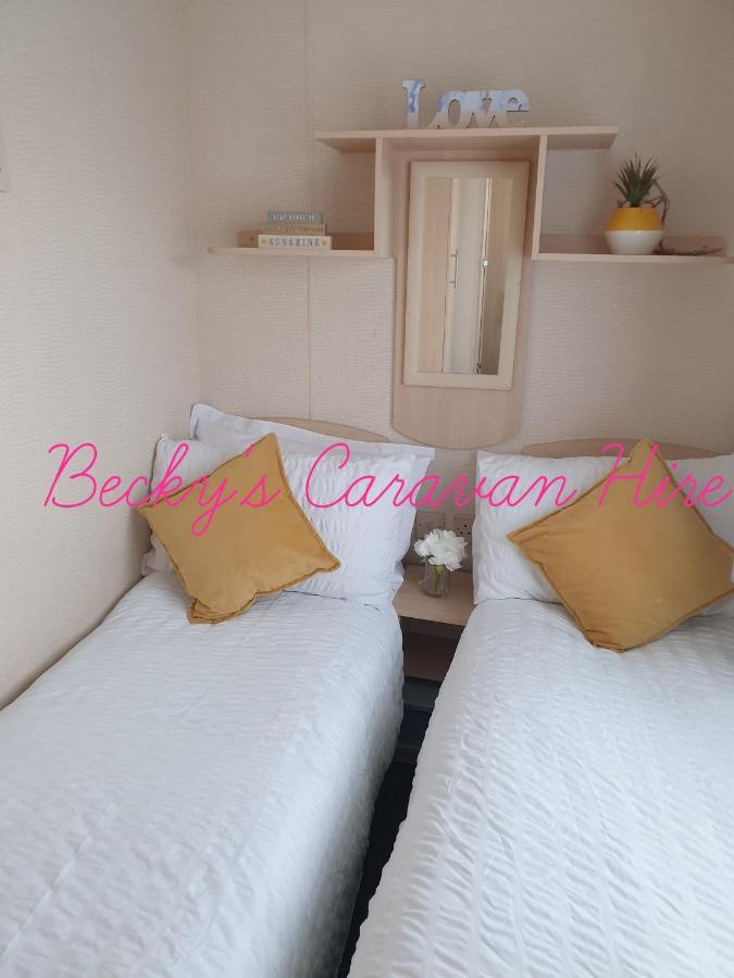 Becky'S Caravan At Marton Mere Blackpool Exterior photo